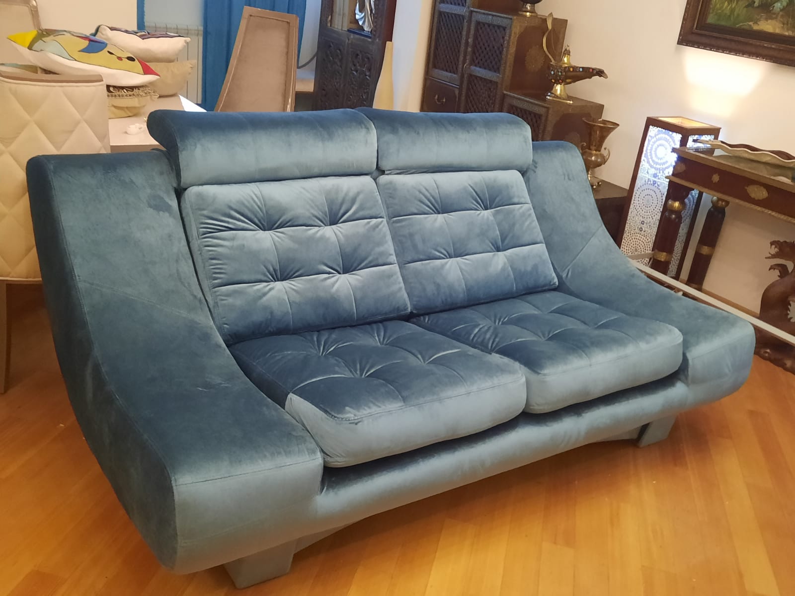 Обивка дивана на дому. Томари