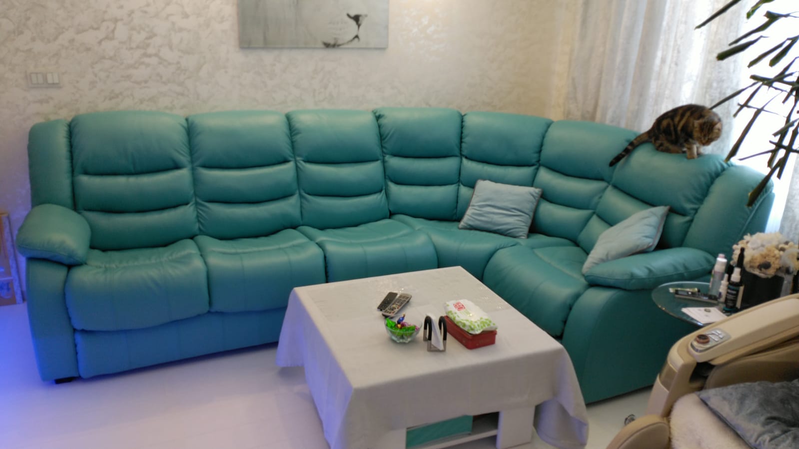 Перетяжка дивана на дому. Томари