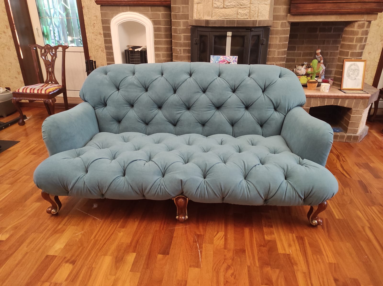 Обивка дивана. Томари